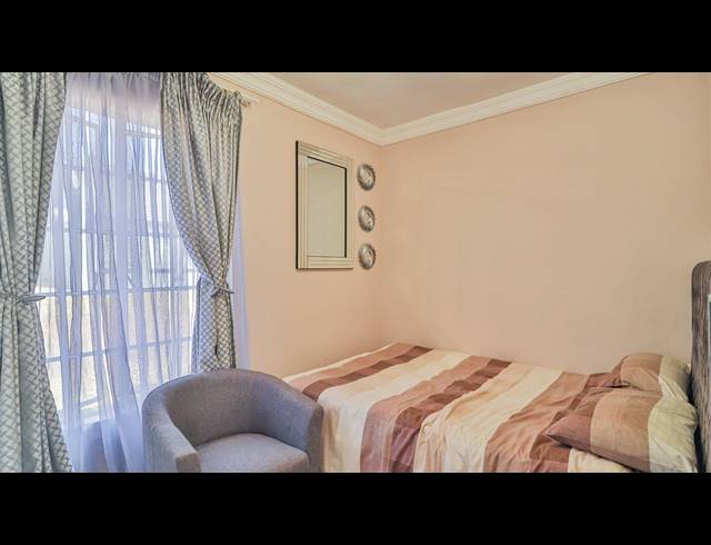 2 BEDROOM TOWNHOUSE FOR SALE IN MAGALIESBERG COUNTRY ESTATE